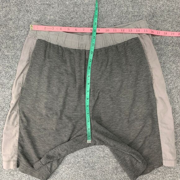 Lululemon Shorts Men L Large Ash Graphite Elastic Waist Athleisure Comfort *READ - Picture 3 of 11